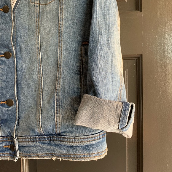 Women's Denim Jacket | Universal Thread | Large -NWT - Picture 4 of 6